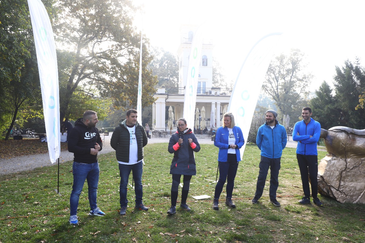 Zagreb, 161021.
Park Maksimir.
Zavrsna akcija projekta Od izvora do mora Jutarnjeg lista i Coca-Cole. Park Maksimir u sklopu plogginga ciste trkaci volonteri iz AK Dinamo Zrinjevac.
Na fotografiji: Bruno Jelic, Goran Ogurlic, Nika Dolenc, Ana Hanzekovic Krznaric, Tomislav Coric.
Foto: Zeljko Puhovski / CROPIX