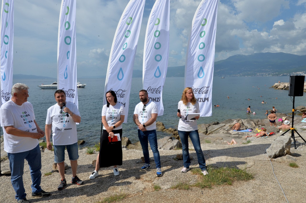 Rijeka, 250622. 
Kantrida, plaza Vila Nora.
Akcija ciscenja u projektu Od izvora do mora. Cistila sa plaza Vila Nora i podmorje.
Foto: Damir Skomrlj / CROPIX






