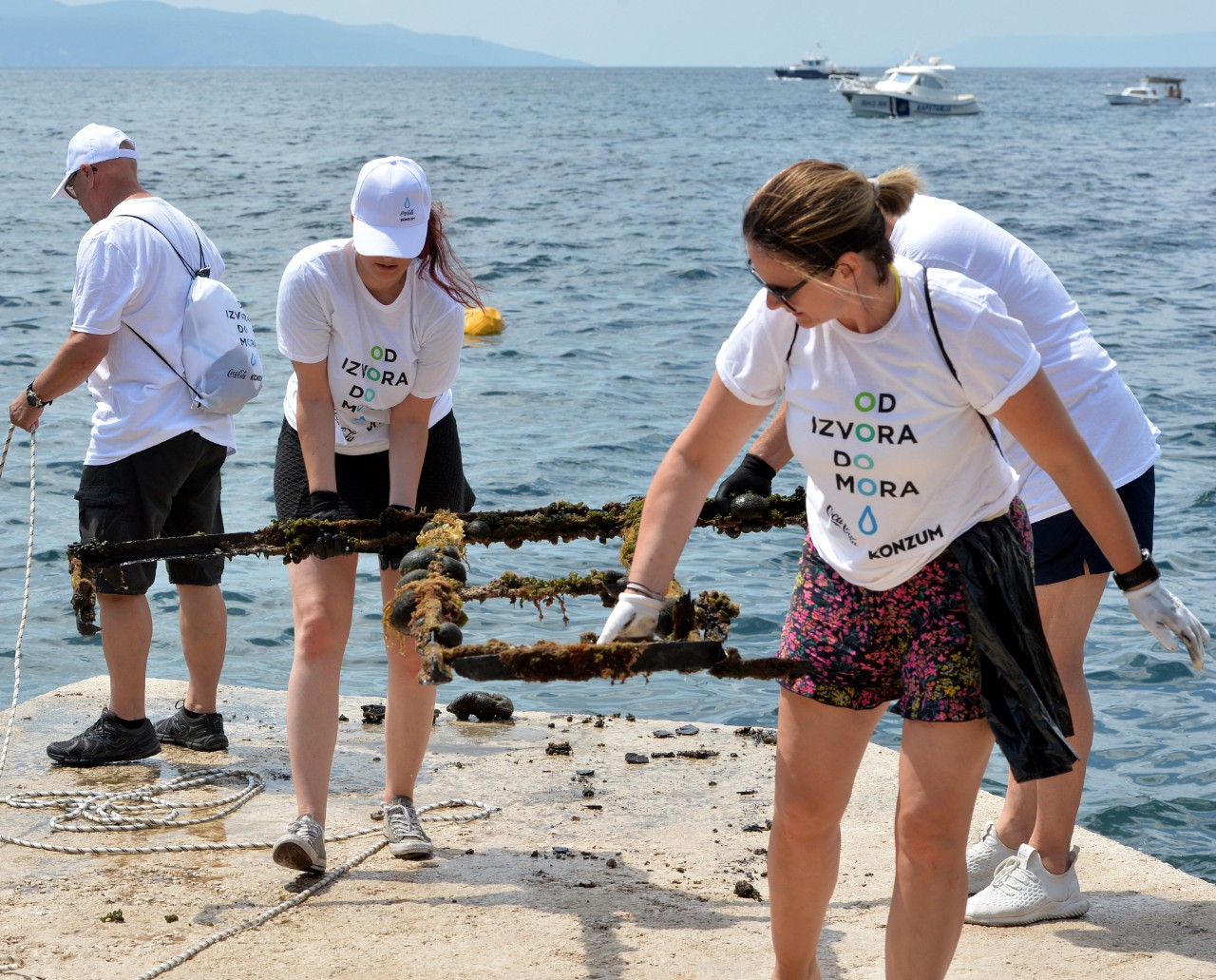 Rijeka, 250622. 
Kantrida, plaza Vila Nora.
Akcija ciscenja u projektu Od izvora do mora. Cistila sa plaza Vila Nora i podmorje.
Foto: Damir Skomrlj / CROPIX






